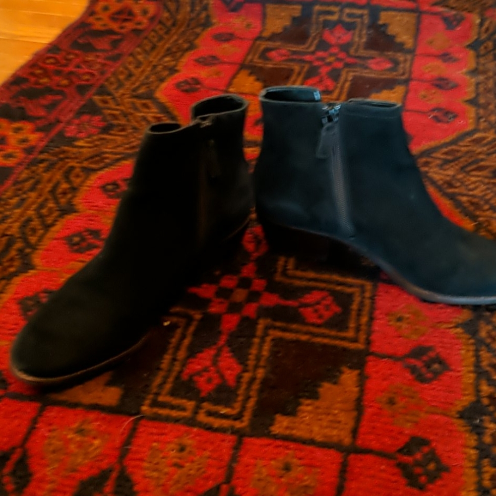 Cole has boots - Picture 2 of 6